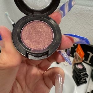 MAC Cosmetics velvet eyeshadow trax